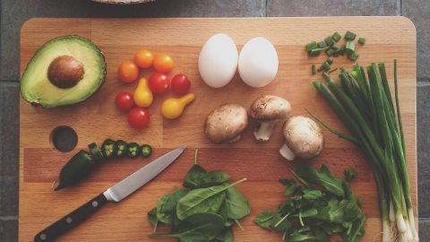 avocado, chopping board, ingredients-1838785.jpg
